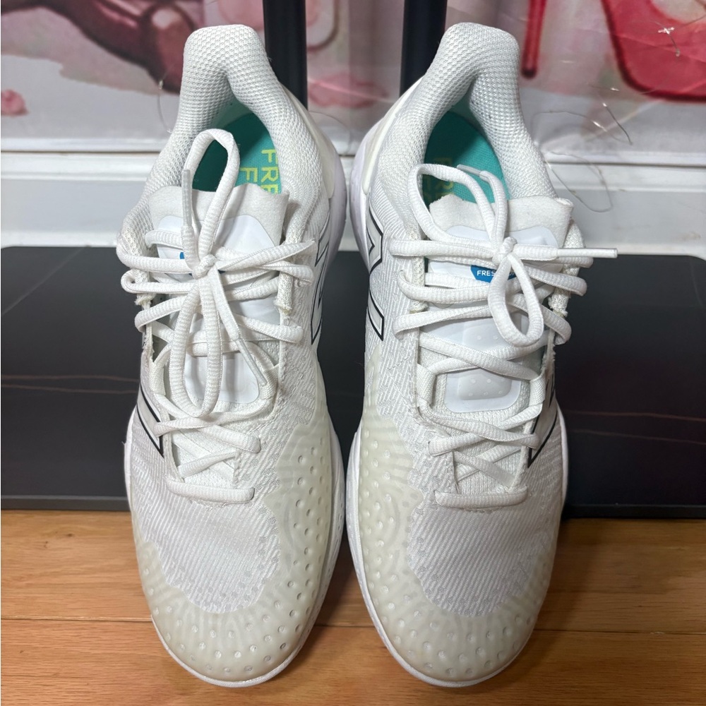 New Balance Women’s White & Black Lightweight Running Sneakers - Picture 2 of 11
